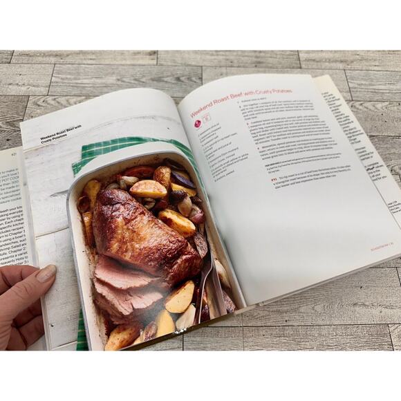 41067. Weight Watchers One Pot Cookbook 2012 HCDJ WW Recipes - Yum! - Picture 3 of 16